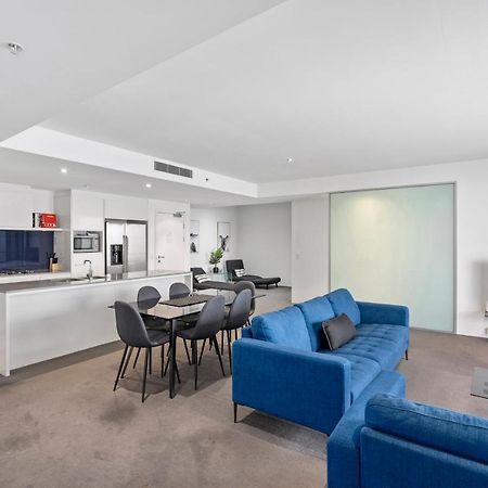 Апартаменты Circle On Cavill - Hosted By Coastal Letting Голд-Кост Экстерьер фото