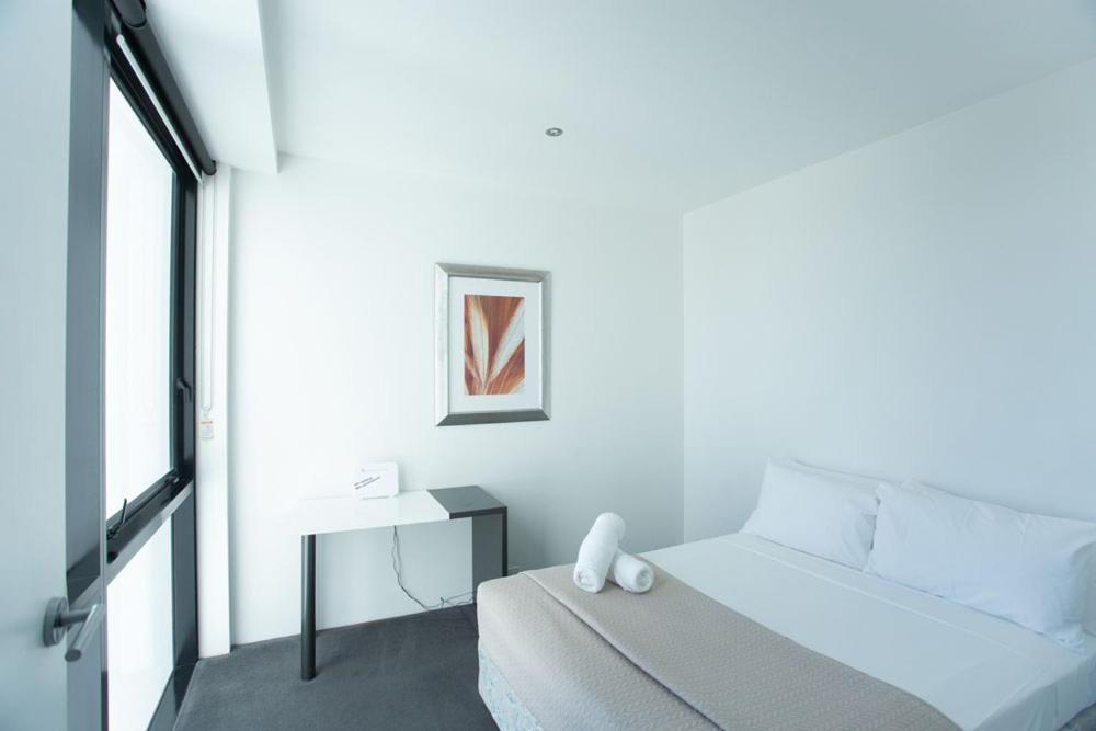 Апартаменты Circle On Cavill - Hosted By Coastal Letting Голд-Кост Экстерьер фото
