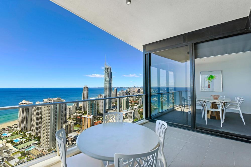 Апартаменты Circle On Cavill - Hosted By Coastal Letting Голд-Кост Экстерьер фото