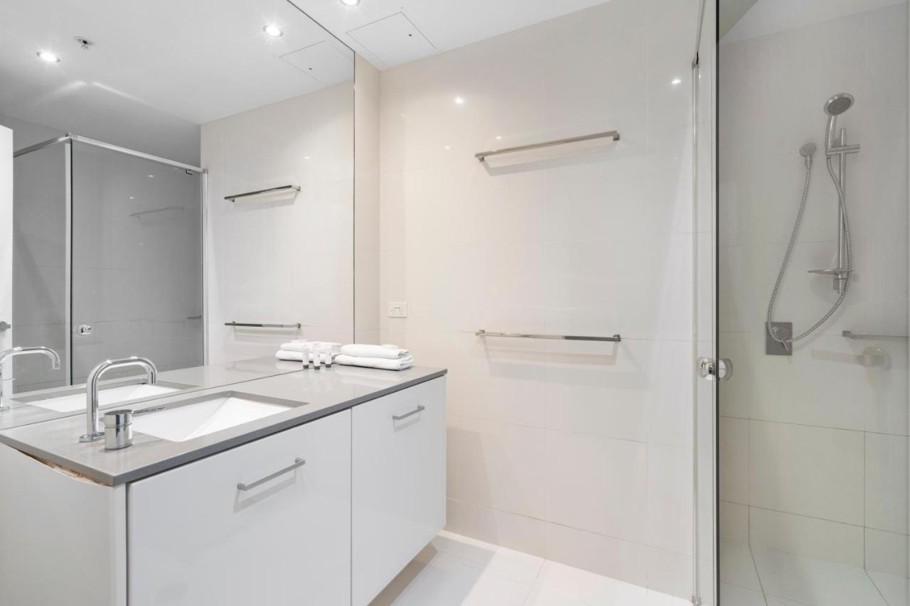 Апартаменты Circle On Cavill - Hosted By Coastal Letting Голд-Кост Экстерьер фото