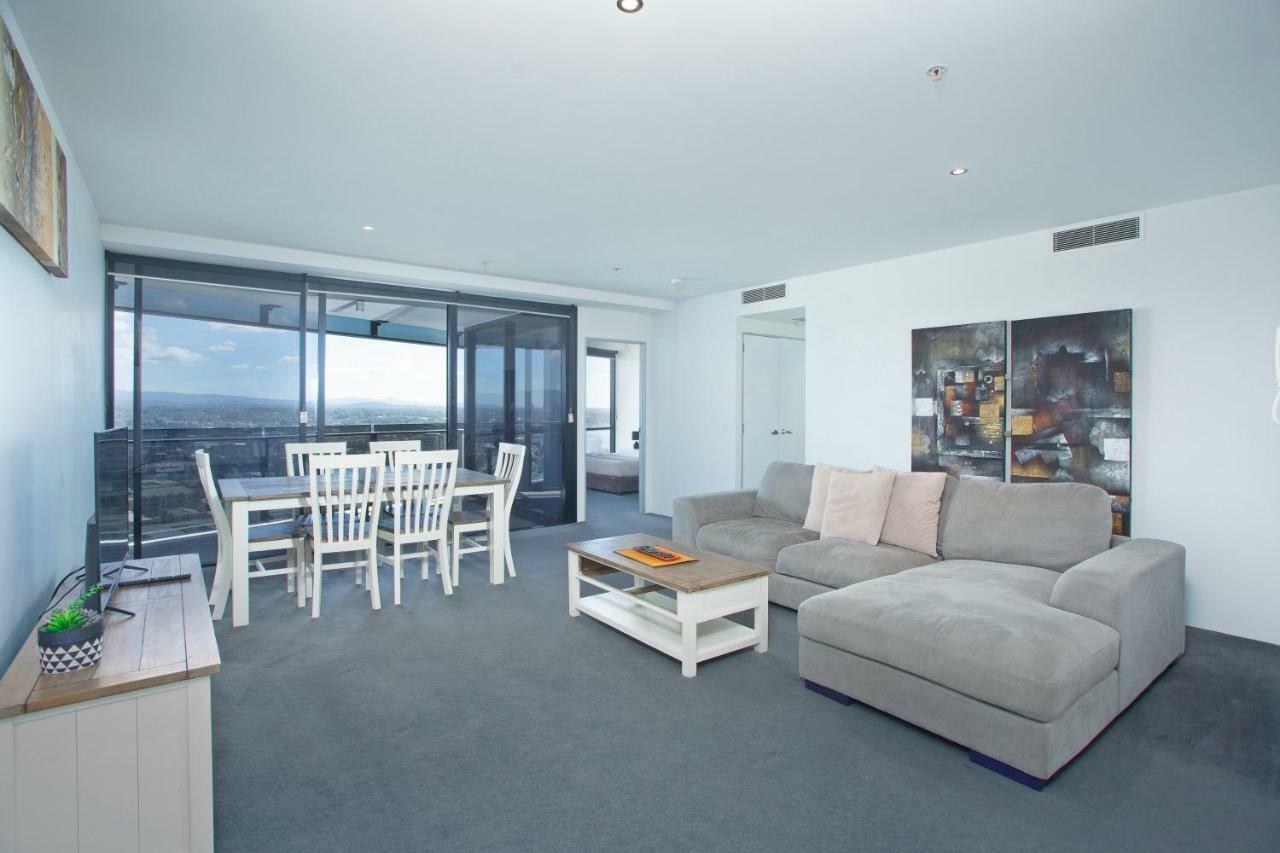 Апартаменты Circle On Cavill - Hosted By Coastal Letting Голд-Кост Экстерьер фото