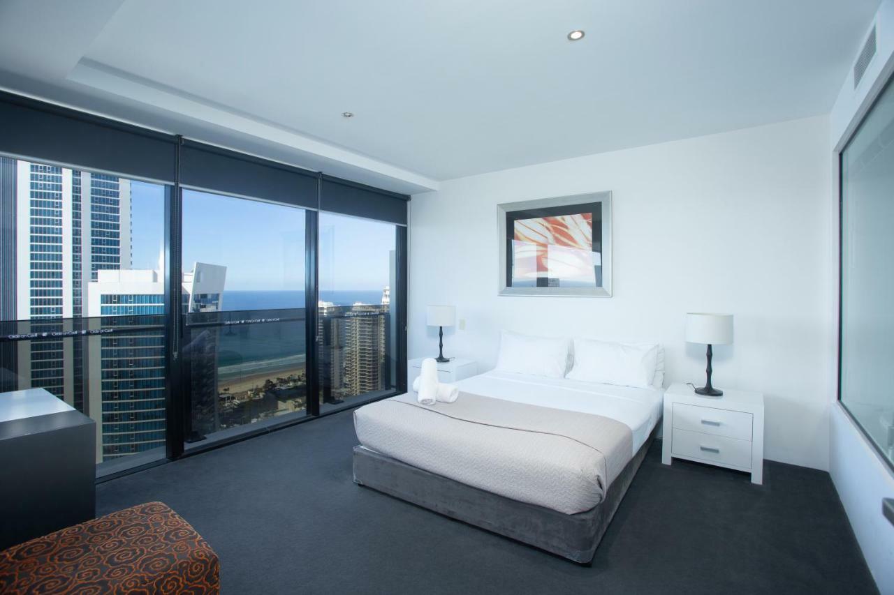 Апартаменты Circle On Cavill - Hosted By Coastal Letting Голд-Кост Экстерьер фото