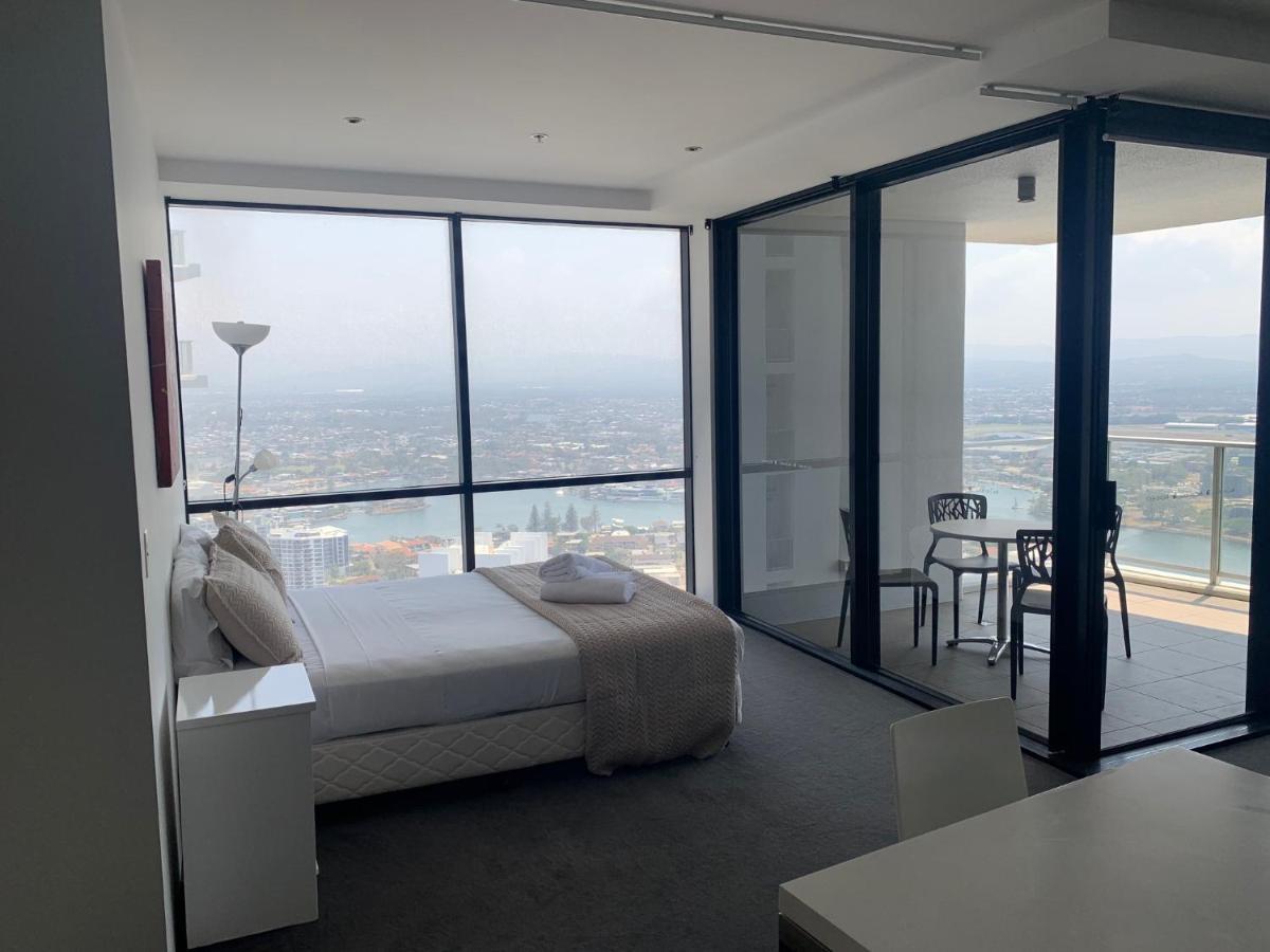Апартаменты Circle On Cavill - Hosted By Coastal Letting Голд-Кост Экстерьер фото