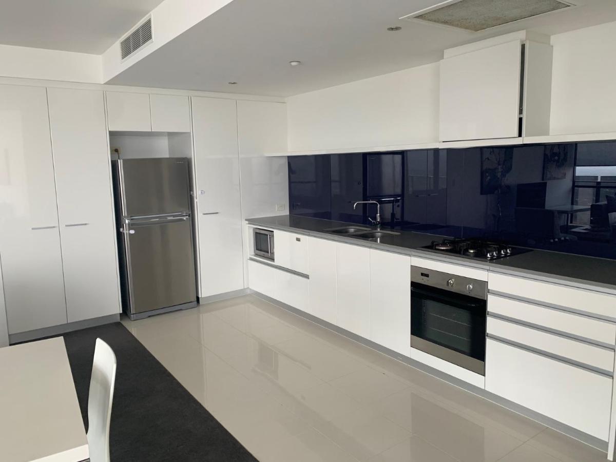 Апартаменты Circle On Cavill - Hosted By Coastal Letting Голд-Кост Экстерьер фото